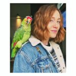 Gabriella Pession Instagram – Beh? Che ti guardi? 🦜
.
.
#incontriravvicinati 
#pappagallo