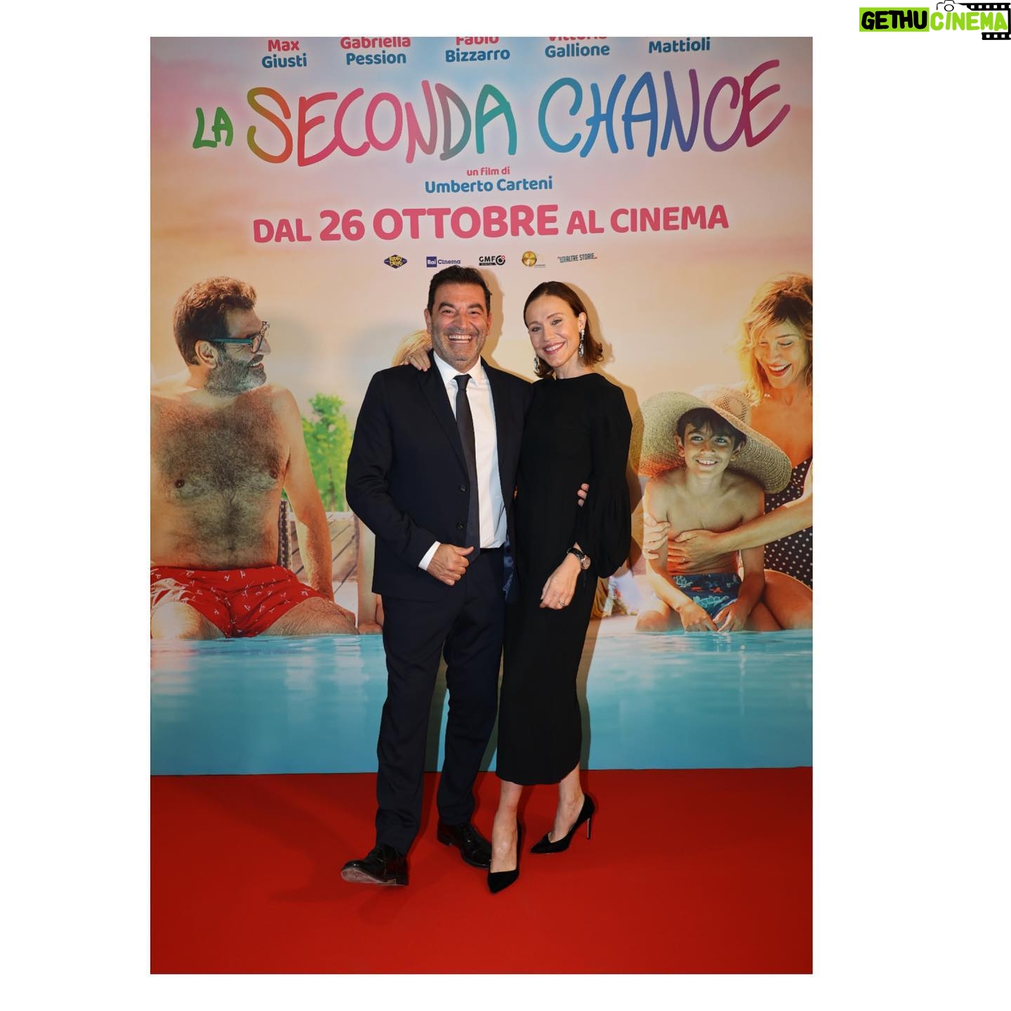 Gabriella Pession Instagram - “La Seconda Chance” da oggi al cinema 🎥 🍿🎬e prossimamente su @rai1official . . @rai_cinema @umbertoriccionicarteni @maxgiustiofficial @vittoriagallione @fabio.bizzarro @rodeodriveproduction