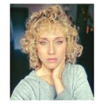 Gabriella Pession Instagram – Oggi ricci e vabbè 
#boh