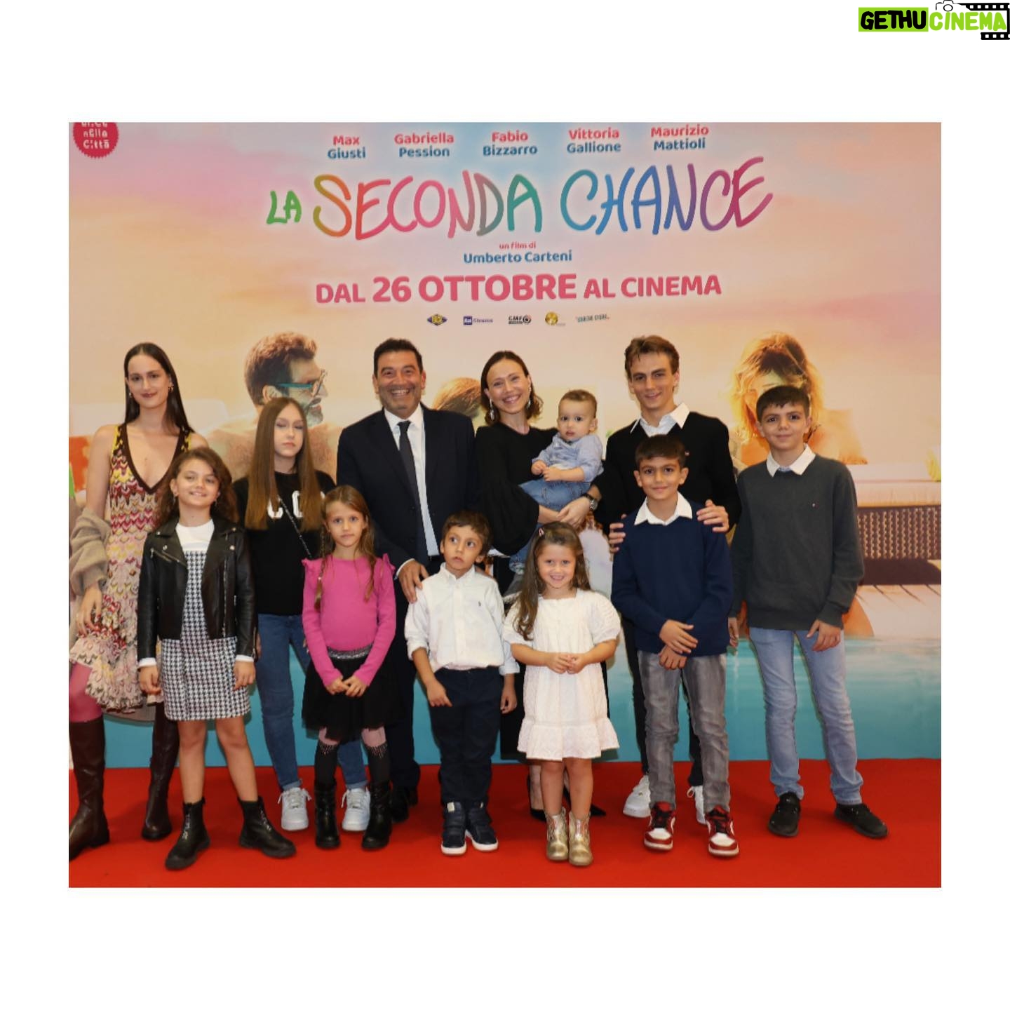 Gabriella Pession Instagram - “La Seconda Chance” da oggi al cinema 🎥 🍿🎬e prossimamente su @rai1official . . @rai_cinema @umbertoriccionicarteni @maxgiustiofficial @vittoriagallione @fabio.bizzarro @rodeodriveproduction