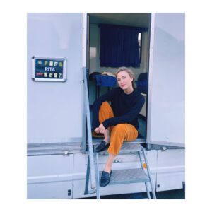 Gabriella Pession Instagram - La mia seconda casa ..il mio camper 🎬
.
.
@rai_cinema 
@rodeodriveproduction 
#unacommediapericolosa 
#ilovemyjob 
#newproject 
#cinema 
#newfilm 
#film 
#onset