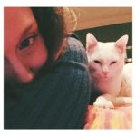 Gabriella Pession Instagram – Bimba mia …per sempre con me 
Che dolore immenso, Petunia mia 
Fai buon viaggio Nenne’, ti amo tanto 
#rip 
#petunia 
#fortunadrago 
#persempre❤️