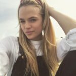 Gabriella Wilde Instagram – ☀️ 🌊   no sleep 
#jetlag   2 kids
