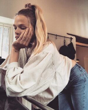 Gabriella Wilde Instagram - Breakfast, lunch and dinner.. repeat.