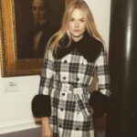 Gabriella Wilde Instagram - #instagramvsreality at @shrimps show yesterday 🤱😉 #lfw