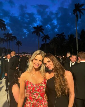Gabrielle Anwar Instagram - Wedding of the Century! @alexamalnik @lord_malnik @llo@paisleyverea @shareefmalnik @kinlam6 @dawngoodmanla @jaegoodman @daisygoodman @sonrisarum Missing @willowxylia @xtiangabbard and #BabyAnwarGabbard
