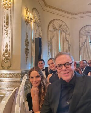 Gabrielle Anwar Instagram - Wedding of the Century! @alexamalnik @lord_malnik @llo@paisleyverea @shareefmalnik @kinlam6 @dawngoodmanla @jaegoodman @daisygoodman @sonrisarum Missing @willowxylia @xtiangabbard and #BabyAnwarGabbard
