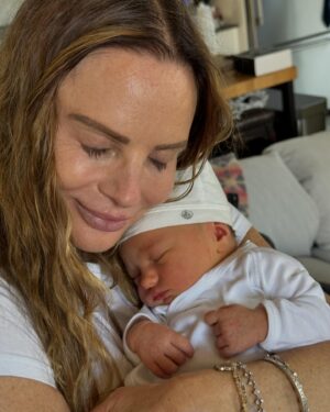 Gabrielle Anwar Instagram - My beautiful Granddaughter Leia Rae has landed earth side. The joy is indescribable. @willowxylia you are a brave warrior @shareefmalnik