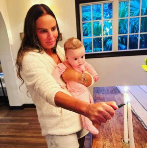 Gabrielle Anwar Instagram - The sweetest Faery child celebrating Shabbat While Mum & Dad went to see Beyoncé - I got to hold her, talk with her, hear her, smell her, feed her. Total soul rejuvenation! Thank you @itsstephd & @erickami @shareefmalnik