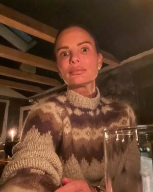 Gabrielle Anwar Instagram - Merry Winter Solstice fellow earthbound adventurers. #tistheseason @willowxylia #Hugo @paisleyverea @shareefmalnik @grampawoosah