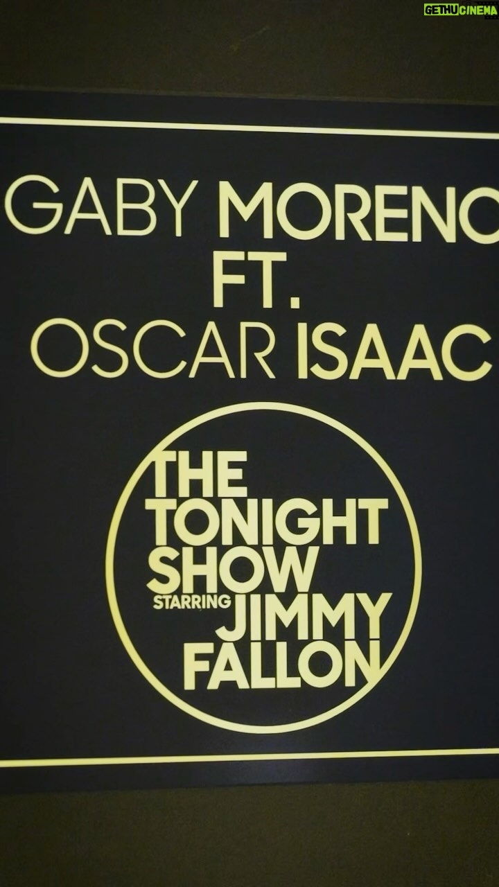 Gaby Moreno Instagram - Les quiero compartir un poco de lo que viví en el detrás de cámaras de la grabación de @fallontonight al lado de #OscarIsaac Fue muy emocionante toda la experiencia. ¿Tuvieron la oportunidad de ver nuestra presentación completa? I want to share the #BTS of the @fallontonight recording with #OscarIsaac. It was such a wonderful experience. Did you get to see the full presentation?