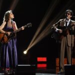 Gaby Moreno Instagram – Gracias a mi queridísimo @eldavidaguilar por cantar conmigo Luna de Xelajú en la premiere de los Grammys. 🥰 Un momento tan hermoso y especial que quedará marcado en mi vida. Gracias amigo! Siempre es tan lindo cantar junto a ti. 

Quiero agradecer también a mi amiga y GRAN diseñadora guatemalteca @liacohenoficial por este increíble vestido 👗 que me hizo en cuestión de días y me lo trajo mi hermana desde Guatemala 💜💜💜
Significó mucho para mí llevar un pedacito de Guate en esta ceremonia. 🥹 🇬🇹