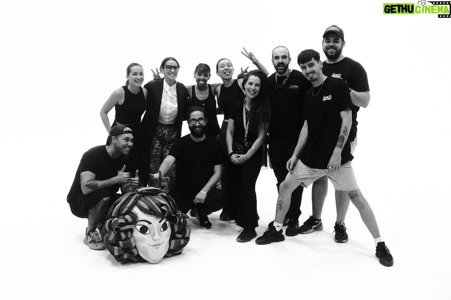 Gaby Moreno Instagram - Some #BTS from the “Solid Ground” video shoot in Madrid. Song and video out now! ⚡️ Les dejo un poquito de lo que fue la filmación de “Solid Ground” junto a este gran equipo en Madrid! Una producción de SMART FACTORY WORLD @smartfactoryworld dirección JOSEPH ROS @joseph_ros producción MARÍA DE LA RICA @mdelarr dirección de fotografía EDU SÁENZ @edu_saenz93 dirección de arte ISABEL ORTEGA @isaortegao estilismo MARÍA DE LA RICA @mdelarr edición JOSEPH ROS @joseph_ros colorista EDU SÁENZ @edu_saenz93 efectos visuales (vfx) JOSEPH ROS • EDU SÁENZ • DANIEL ALEMÁN @joseph_ros @edu_saenz93 @daniel.alemán.art 1er AC PEDRO CALAMAR @calamardojo gaffer FERNANDO RIOS @_fernando_rios eléctrico JUAN QUEVEDO @juanquevedo_es maquillaje y peluquería GEMA BAJO @gemamakeup.es asistencia de arte ANGÉLICA BUSTOS angie_mbm atrezzista ARNOLDO JOSÉ FERRER (ISLA PIÑATA) @islapinatamadrid asistencia de producción MARIAN DIAZ LLANES @marian.marian.1048 localización ATLÁNTICO ESTUDIOS @atlanticoestudios proveedores de equipos VISUALRENT • GECISA @visualrent.es @gecisa_iluminacion agradecimientos LEIVA • RICHI • KIKE • INMACULADA REVUELTA OSCAR NORIEGA • ROBERTO •MANUEL DE LA RICA