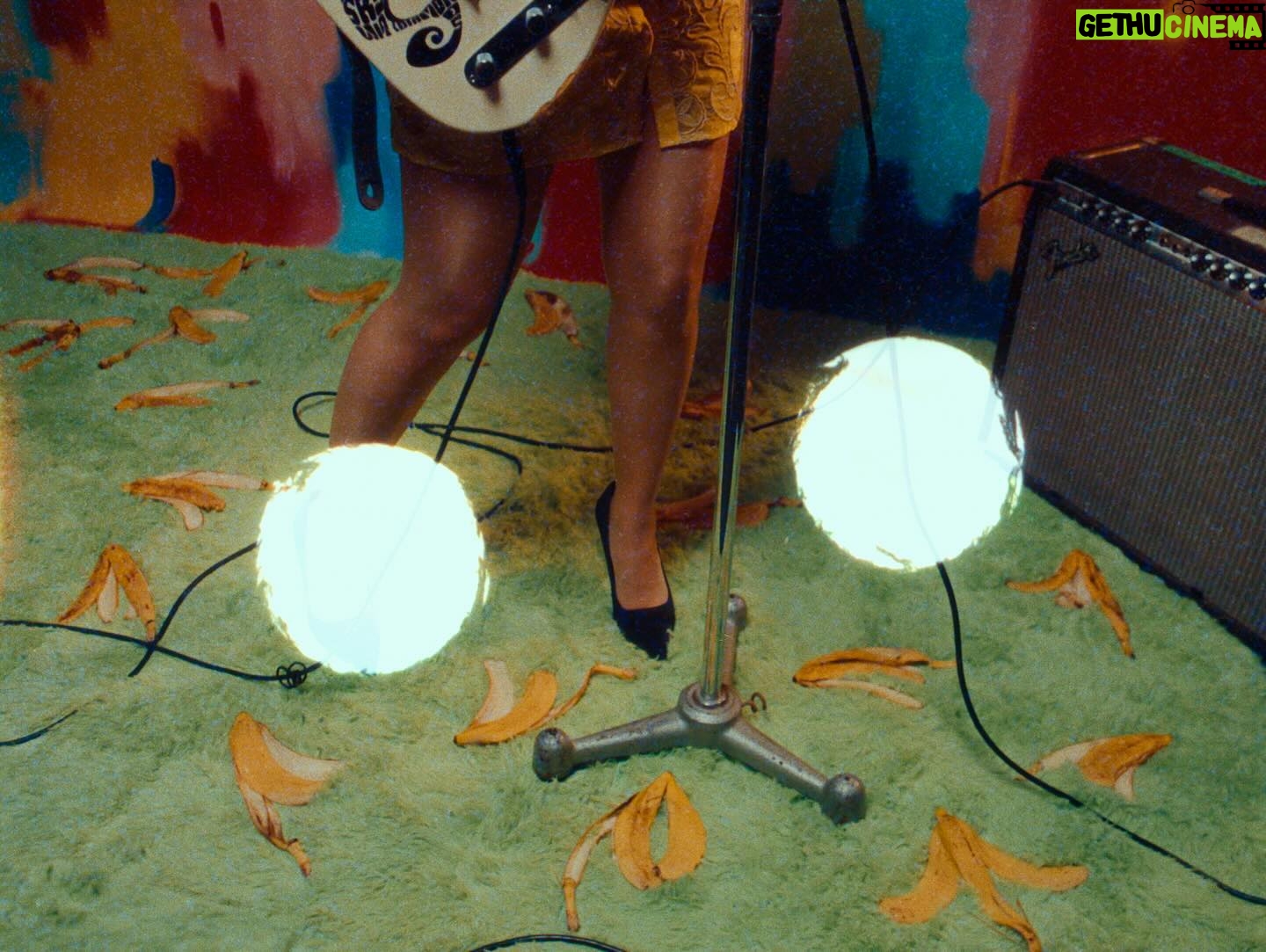 Gaby Moreno Instagram - “Solid Ground” es el primer sencillo de mi nuevo disco que saldrá el próximo año en Febrero. Muy pronto se viene el 2do sencillo…🧡 ——————————————- “Solid Ground” is the first single of my brand new album coming out Feb 2024! Excited to share with you the 2nd single very 🔜 Photo stills: @joseph_ros