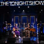Gaby Moreno Instagram - Que forma de iniciar este 2024 cantando #LunaDeXelaju junto con Oscar Issac en @fallontonight con @jimmyfallon ❤️ What a way to start 2024 singing #LunaDeXelaju together with Oscar Issac on @fallontonight with @jimmyfallon ❤️ 📷: Todd Owyoung/NBC @toddowyoung Suit and guitar straps by: @liacohenoficial 💜💜💜