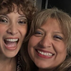 Gaby Moreno Instagram - This band right here!!!! 🤩What a dream and joy to play “Solid Ground” with these crazy talented musicians/singers!! 
@emilyelbert @ericacanalesmusic @kittenkuroi  @saymanns @kimonkirk @danknobler @carm_band @sylvaincarton #JebinBruni

Not pictured but making us sound SO good: @chrissorem 

Thanks to @ribbonmics and @tylerchester for lending me that fab Electro Voice 666 mic! 

Special thanks to my dearest @ericacanalesmusic for not only singing with me but also styling the whole band!! 🔥 

And those beautiful visuals we had in the background were made by my cousin @chemabonilla 🙌🏼

My suit by @temraza 
Thanks to showroom @regardstylehouse