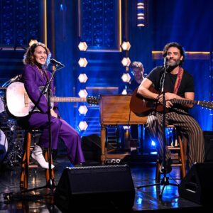 Gaby Moreno Instagram - 📸 BTS of @gaby_moreno ft. Oscar Isaac’s performance of “Luna de Xelajú”! #FallonTonight 

📷 @toddowyoung