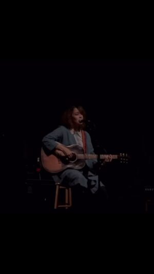 Gaby Moreno Instagram - Got to cover “Give Me One Reason” by the incomparable @tracychapmanonline for Australia’s ABC radio last night as part of the @portfairyfolkfestival 

Some little known facts about my history with this song and Tracy..

* This was one of the first songs I learned how to play on guitar when I was 15. 🎸🥰 (bless you 1-4-5 12 bar blues)
* When I was a teenager living in Guatemala City, my friends had a blues band and they would bring me up sometimes to sing this song with them 
* My first tour EVER was opening for Tracy in 2009 for 3 weeks all over the US. 🙌🏼Thank you @patrickwarren1 for being the catalyst 💜
* Tracy hasn’t toured since then!! 😭
* That’s @adamlevyguitar playing that iconic solo in the original recording 😱 🔥 (Adam and I have co-written a few songs together)

🎥: @squarelemonprclare