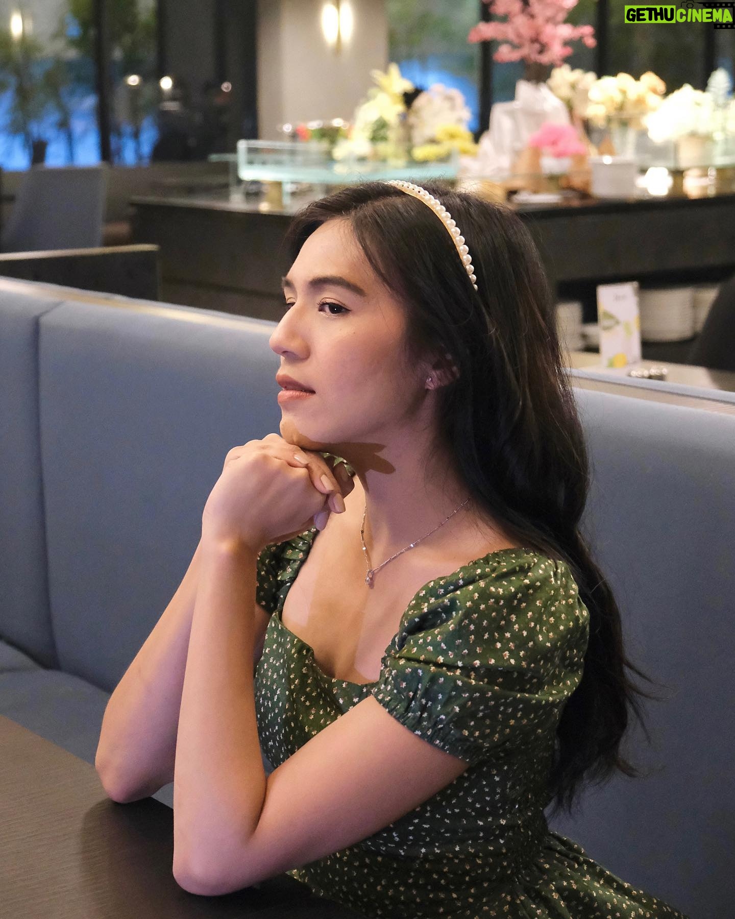 Gaby Warouw Instagram - Happy to be back on stage after 1 year 🥶 Thank you, Pekanbaru. Thank you for having me, @haribahagiaku.myfest