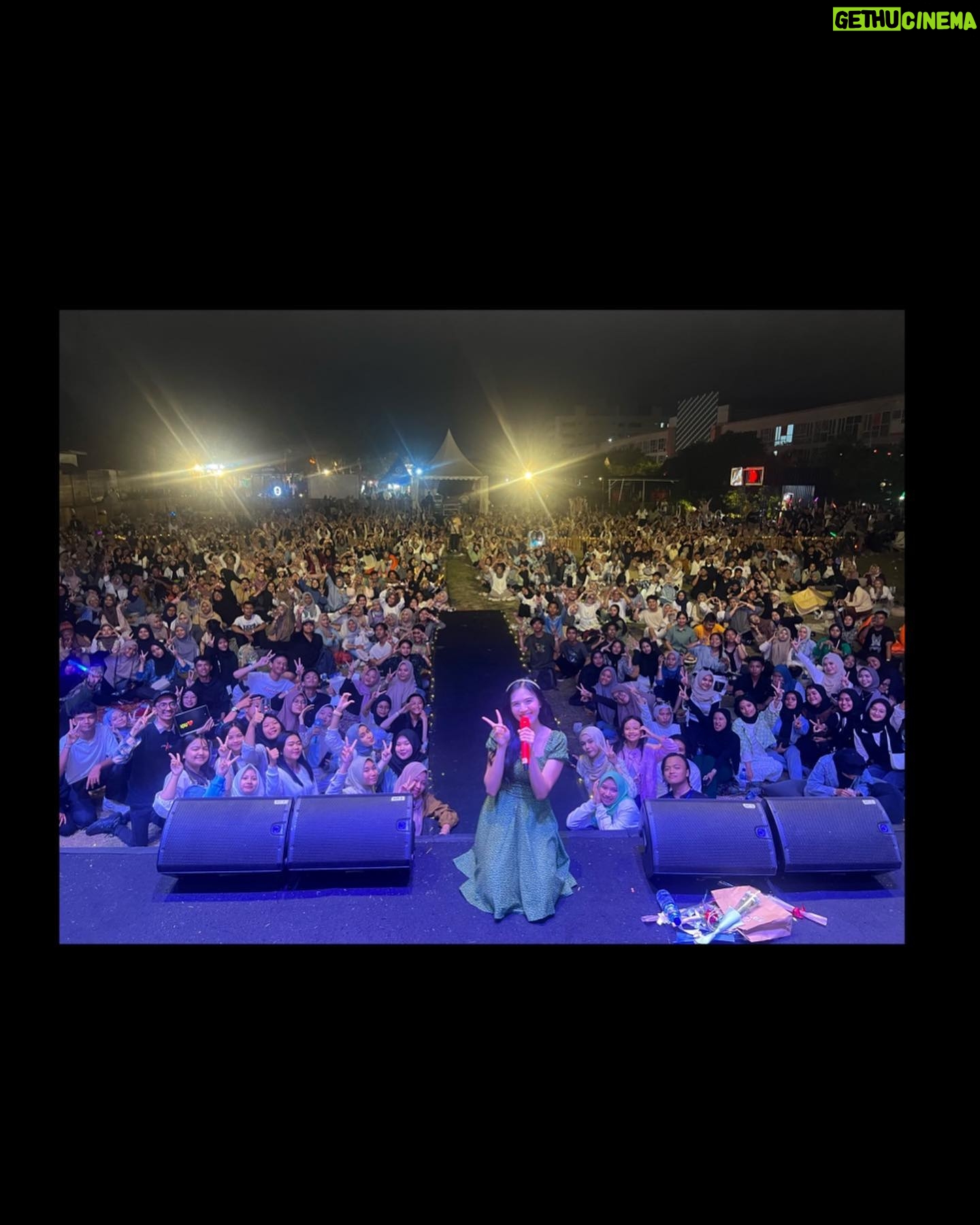 Gaby Warouw Instagram - Happy to be back on stage after 1 year 🥶 Thank you, Pekanbaru. Thank you for having me, @haribahagiaku.myfest