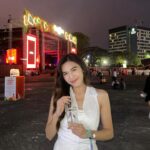 Gaby Warouw Instagram - Pestapora tahun ini seru banget! Karena kemarin aku ke booth Acaraki Golden Sparkling dan bisa ketemu banyak temennn. Di booth banyak keseruan lainnya, seperti foto bareng dan main games juga, keren dehh. Pokoknya Acaraki jadi minuman jamu modern favoriteku sekarang🤍 Kalo lagi beraktivitas dan rasanya mumet banget, Acaraki cocok nih untuk nemenin kamu! Karena rasanya seger banget dan bisa bikin kamu jadi fresh lagi, wajib untuk dicobaaaa!! #YourGoldenMoment #GoldenLeisure #acarakiGoldenSparkling #GoldenSparkling #Jamuacaraki #Jamu #Pestapora