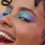 Gabz Instagram - O carnaval tá vindo aí e eu já tô como??? Pronta para para me jogar no brilho e na cor com @rubyrosebrasil 💖 E o melhor é que a make dura muito e a gente pode aproveitar o bloquinho, o rolê ou seja lá onde a gente quiser se jogar sem se preocupar com retoque né? 🫶🏽 Fiquem com essas imagens belíssimas dos nossos bastidores✨ Fotos Backstage: @mapolonio Fotos Campanha: @tauanasofia