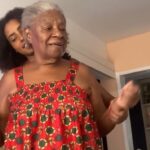 Gabz Instagram - 82 da minha nega. Hoje o mundo para pra te olhar, o meu para todo dia e aprendeu a andar através do seu olhar. ALEGRIAS ANCESTRAIS 💛✨💛