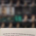 Gabz Instagram - Feliz ano novo!!!!! Que Deus e os Orixás abençoem cada um e que nesse ano a gente possa estar mais perto dos nossos sonhos, mais perto de viver plenamente, sem medo do afeto, sem medo do grande, coragem, sabedoria e risadas sinceras 🌻💫💛