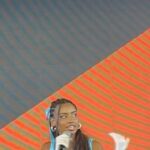 Gabz Instagram - Me juntei com meus ídolos pra falar que a @audible_br chegou ao Brasil e você vai poder ouvir Alice no País das Maravilhas comigo, como se eu tivesse juntinho no seu ouvidinho 🥹❤️ A literatura e a contração de história me fizeram descobrir a artista em mim e estar junto desse projeto me deu quentinho no coração, ✨❤️