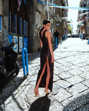 Gaia Girace Instagram - Nella mia amata Napoli con @grazia_it 💙 
@silvia_grilli 
@carlottamarioni 
@fendi 
@andy_olive 
#grazia_it 
Pubblicato su Grazia Italia e App💙