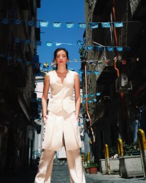 Gaia Girace Instagram - Nella mia amata Napoli con @grazia_it 💙 
@silvia_grilli 
@carlottamarioni 
@fendi 
@andy_olive 
#grazia_it 
Pubblicato su Grazia Italia e App💙