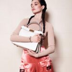 Gaia Girace Instagram - Love u @fendi #fendipeekaboo #inlovewithmypeekaboo #fendi #ad