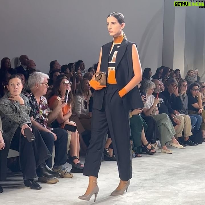 Gaia Girace Instagram - Thank you @fendi for the beautiful show🧡 #fendi #fendiss24