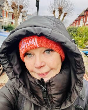 Gail Porter Instagram - It’s freezing out!!!!! Have a great day x
