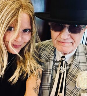 Gail Porter Instagram - My wonderful friend @sohogeorge2021 and my fabulous @amberjeanshop wig. ❤️❤️❤️❤️