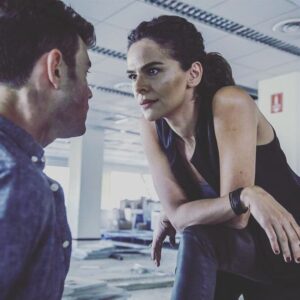Gamze Topuz Instagram - Bu akşam 20.00'da #söz #startv