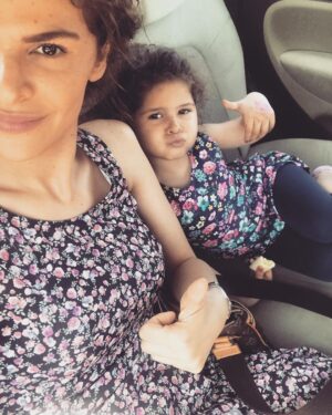 Gamze Topuz Instagram - Çiçek kızlar 💐❤️😍