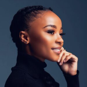 Gaosi Raditholo Instagram - Head Shots!

📸: @katlegomokubyane 
Makeup: @makeupbythato
