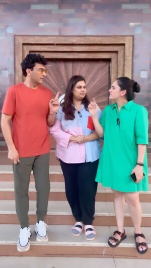 Garima Arora Instagram - If there ever was an award for GOSSIPING ~ @vikaskhannagroup and @ranveer.brar would definitely win ~ EVERY SINGLE TIME! 
Right @arorgarima ?! 🤣🤣🤣