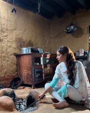 Garima Sharma Instagram - मैले त आगो मात्र फुकेकी हुँ, तिम्रो मन जल्यो त मेरो के दोष..😅😂😜