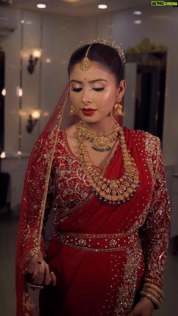 Garima Sharma Instagram - Saundaurya -lll by @makeupbyjanu_njs Bridal Makeup booking open for upcoming bridal season ……. Look -1 Nepali Wedding Bridal look Team Gorgeous @garimasharma_official HA @rofyna PC @uddibaba Outfit @rashree_design @rashreethebotiq Jewellery @shree_natraj_jewellers location @njsthebeautypoint_salon #makeupbyjanu🧝🏻♀️ #njsthebeautypoint💄 #unisexsalon #bridalmakeupshoot #worldwidemua #internationallycertified #hmua #fashion #jewellery #photography