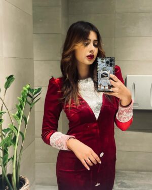 Garima Sharma Instagram - “A night to remember, a year to cherish. Here’s to new beginnings! 🍷
#2024 
 #NewYearVibes”