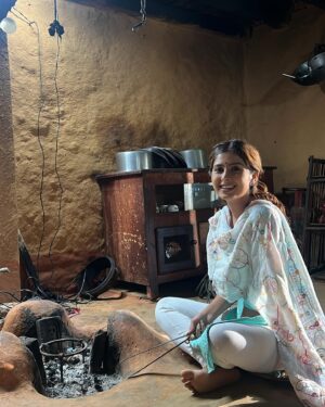 Garima Sharma Instagram - मैले त आगो मात्र फुकेकी हुँ, तिम्रो मन जल्यो त मेरो के दोष..😅😂😜
