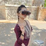 Gauri Kulkarni Instagram - Someone- किती ऊन आहे ना? Le Me- कुठेय ऊन? मला नाही दिसत..!🤪 P.C.- @v_ambhore @sunmarathi @premas_rang_yave