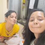 Gauri Kulkarni Instagram - Valentine’s special, Diet gel tel lavat ❤️😅🐣 @gandhisakshee_ 😘😘 #feltstupidmightdeletelater