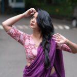 Gauri Kulkarni Instagram - चंद्रयान-३ पाहायचा प्रयत्न करत होते 🌚🫠 Saree & blouse- @maanto.in P.C- @ashayrtulalwar Styled- @rupalibhosle , @tanmay_jangam Managed- @wechitramedia