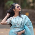 Gauri Kulkarni Instagram - ☁️🩵 Jewellery- @shreerampearls Saree- @aaru_abhijit P.C- @ashayrtulalwar Hair and saree draping- @ruksar__99 Make up- @makeupwith_swarada styled by- @tanmay_jangam