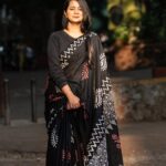 Gauri Kulkarni Instagram - Yess!! It’s a T-shirt 😉🖤🤍 Saree- @divaastri_sarees P.C- @ashayrtulalwar ❤️ Styled by my Fav @rupalibhosle 😘