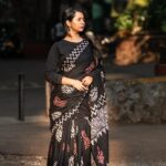 Gauri Kulkarni Instagram - Yess!! It’s a T-shirt 😉🖤🤍 Saree- @divaastri_sarees P.C- @ashayrtulalwar ❤️ Styled by my Fav @rupalibhosle 😘
