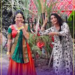 Gauri Kulkarni Instagram - हळदी सोहळ्याला अक्षरा आणि शर्वरीची धमाल मस्ती😍😂 #premasrangyave #sunmarathi #rajshrimarathi #haladi